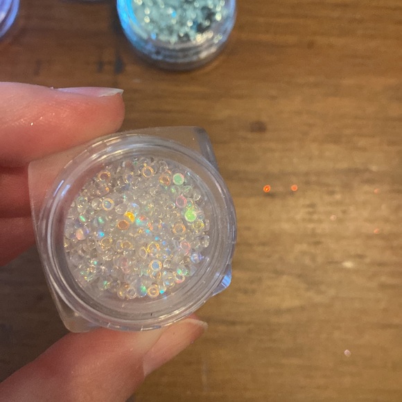 Bundle: Chrome Nail Dips and gems - Picture 8 of 10